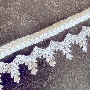 Ornate white Venice lace & pleated caterpillar sewing trim lot 5 yardss